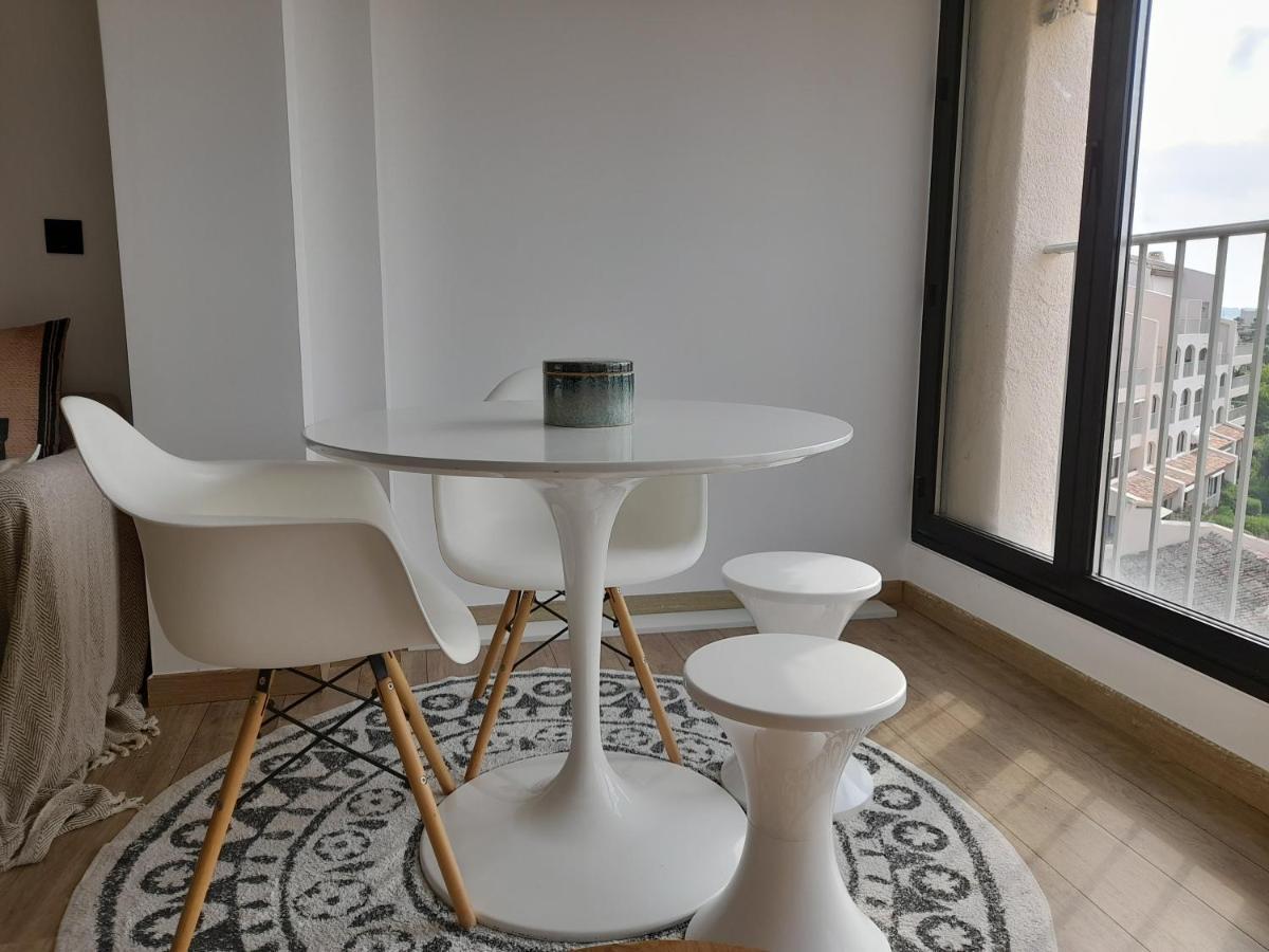 Marina Bella Apartment Коголен Екстериор снимка